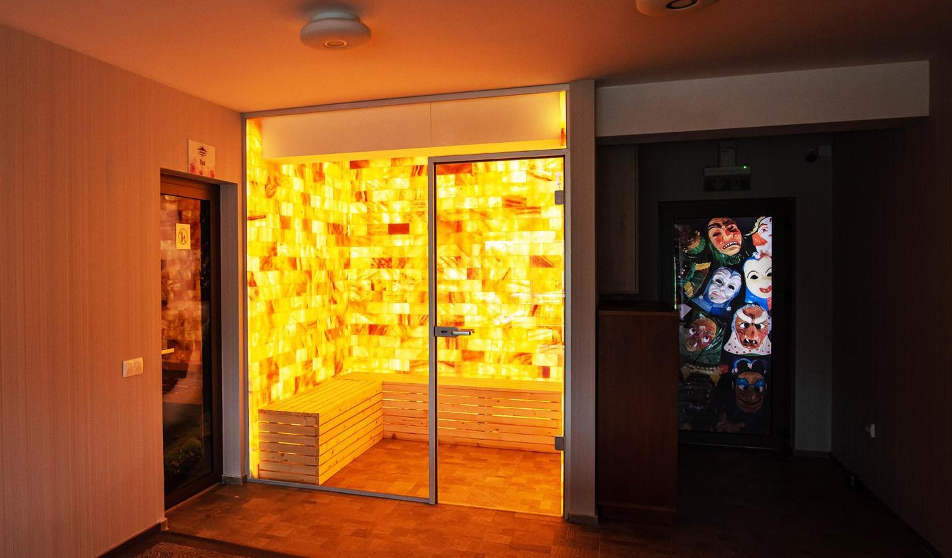 Roser House Boutique - Pe Malul Lacului 4*